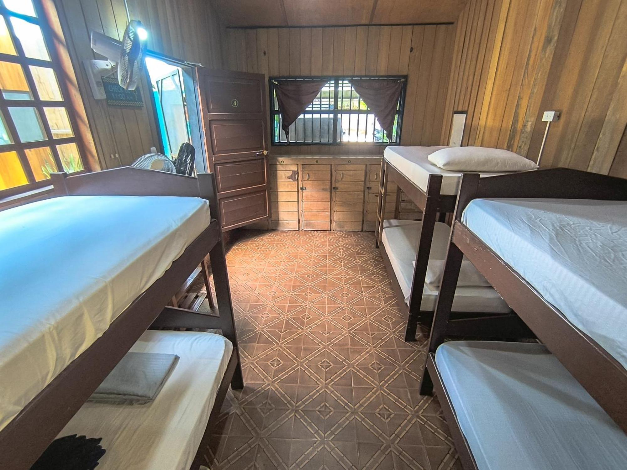 לטיסייה Hostel Casa De Las Palmas Tours מראה חיצוני תמונה